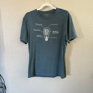 Banana Republic Men's T-Shirt   Size Medium‎